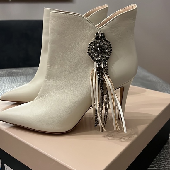 TWINSET White leather booties. Size 37. New in box - Picture 2 of 12